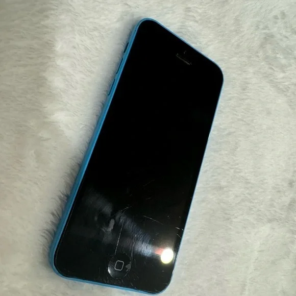 iPhone 5c - Picture 3 of 4